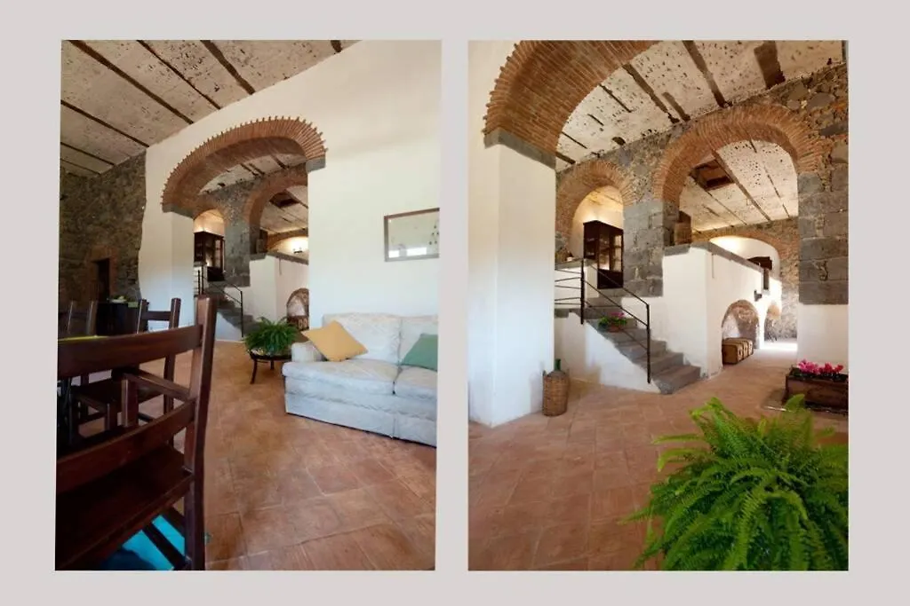 Villa Dei Limoni San Leonardello 0*,  Itálie